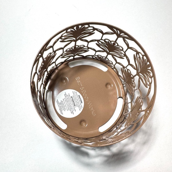 LOTUS FLOWER 3-Wick Candle Holder - Picture 4 of 5